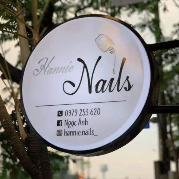 Hộp đèn hút nổi tiệm nails