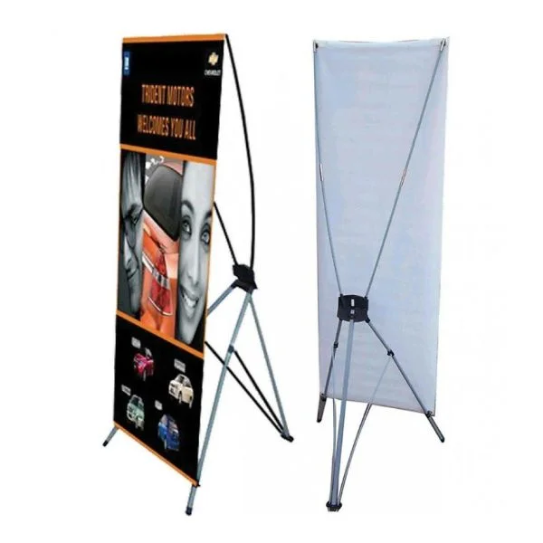 Standee X thu hút khách hàng